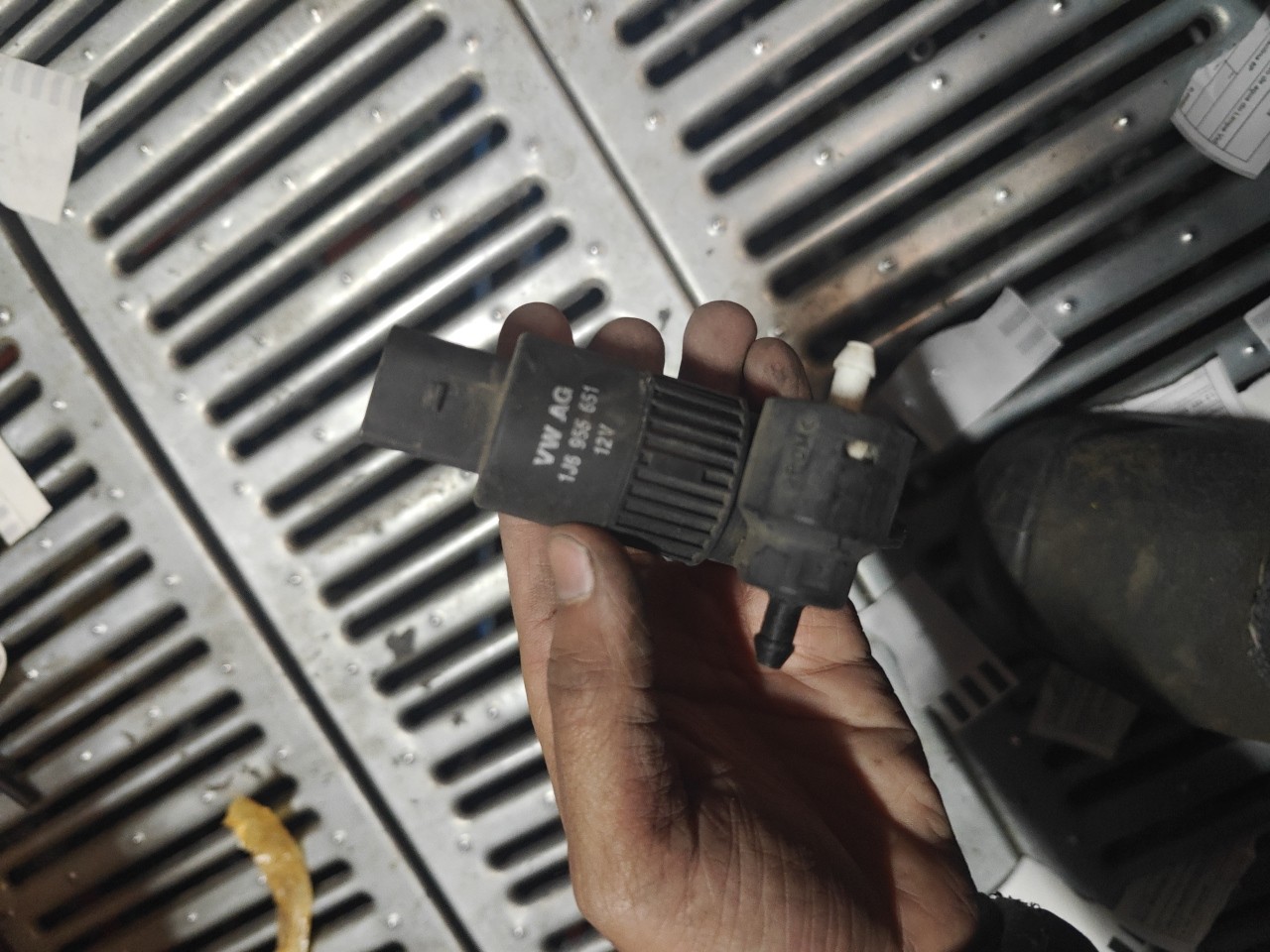 Motor do deposito de agua do Limpa Vidros SEAT IBIZA III (6L1) | 02 - 09