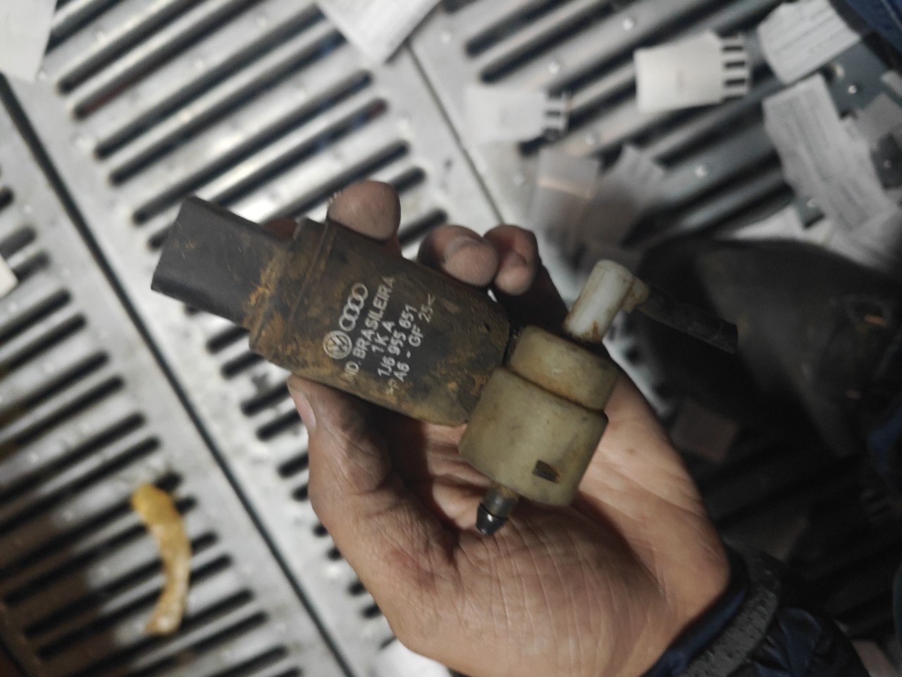 Motor do deposito de agua do Limpa Vidros SEAT IBIZA III (6L1) | 02 - 09