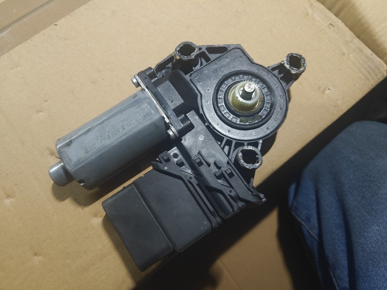 Motor do Elevador de Vidro Tras Esquerdo VOLKSWAGEN GOLF V (1K1) | 03 - 09