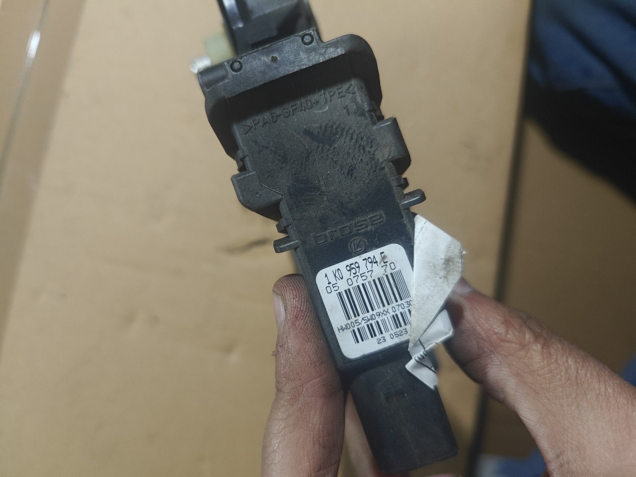 Motor do Elevador de Vidro Tras Esquerdo VOLKSWAGEN GOLF V (1K1) | 03 - 09 Imagem-4