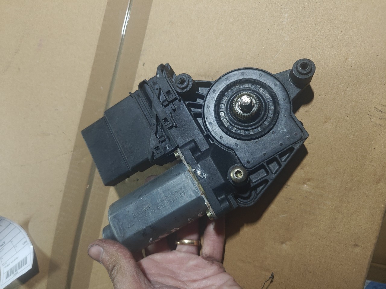 Motor do Elevador de Vidro Tras Esquerdo VOLKSWAGEN PASSAT Variant (3B5) | 97 - 01 Imagem-3