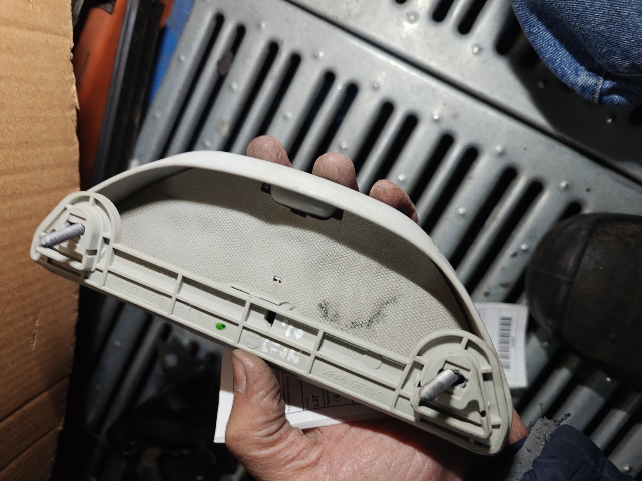 Porta Oculos VOLKSWAGEN GOLF VI (5K1) | 08 - 14 Imagem-1 Porta Oculos VOLKSWAGEN GOLF VI (5K1) | 08 - 14 Imagem-1