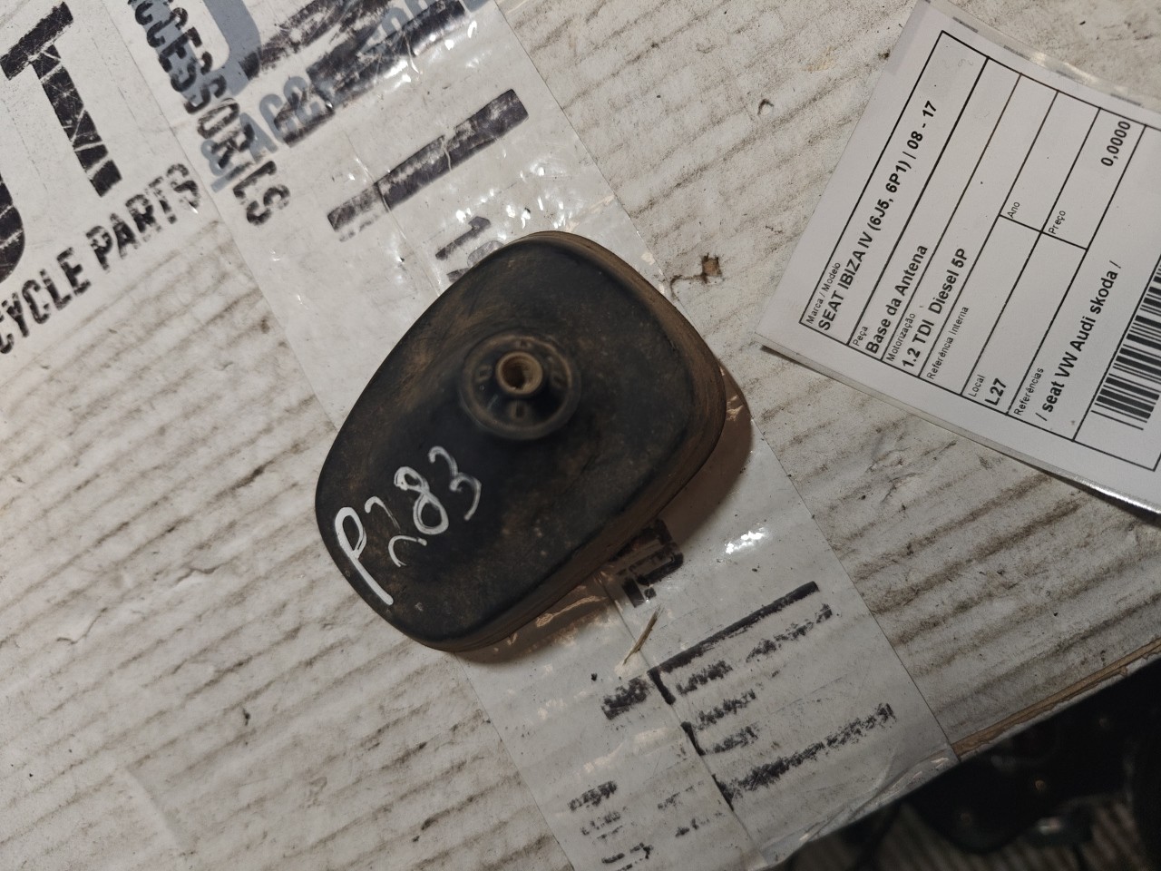 Base da Antena SEAT IBIZA IV (6J5, 6P1) | 08 - 17