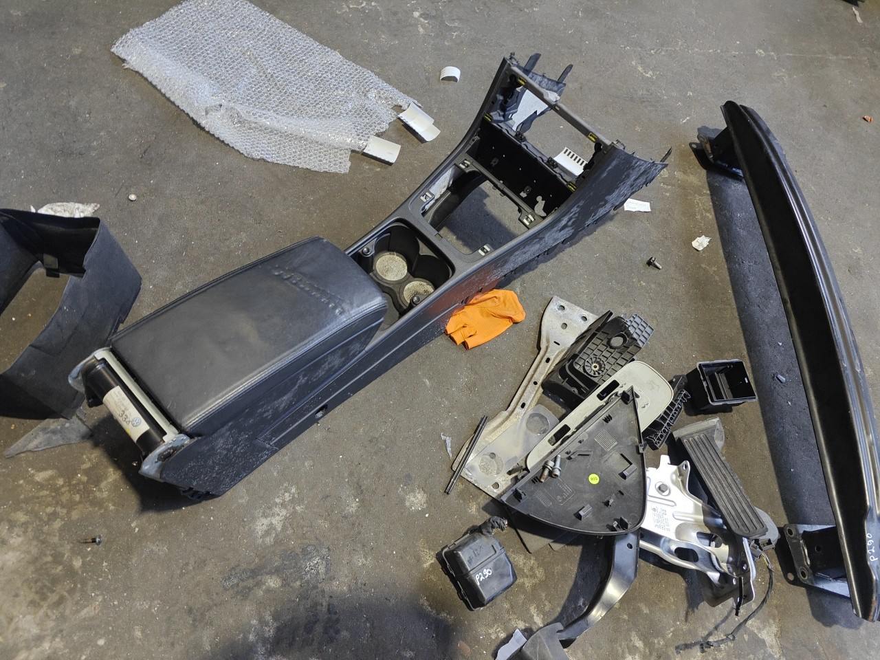 Consola Central Inferior VOLKSWAGEN PASSAT Variant (3C5) | 05 - 11