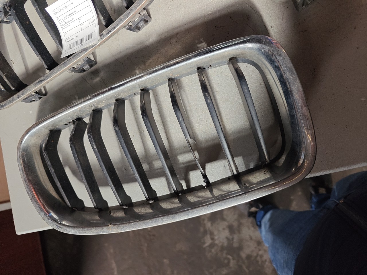 Aro da Grelha Direita BMW 3 (F30, F80) | 11 - 18
