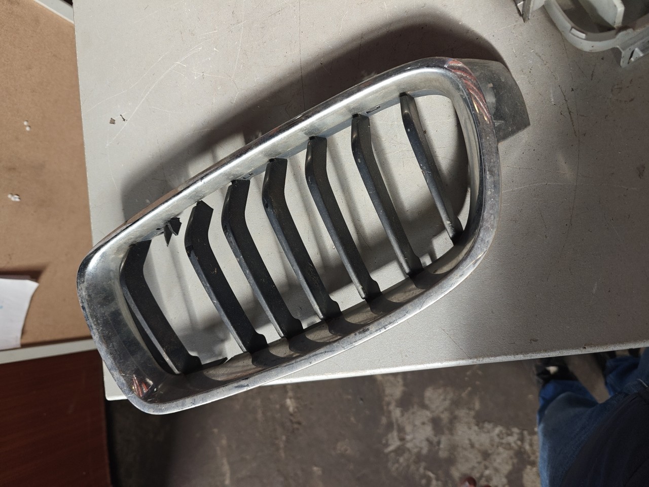 Aro da Grelha Esquerda BMW 3 (F30, F80) | 11 - 18