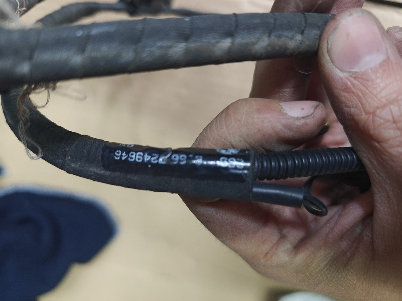 Tubo dos mijas do capot BMW 4 Gran Coupe (F36) | 14 -  Imagem-1 Tubo dos mijas do capot BMW 4 Gran Coupe (F36) | 14 -  Imagem-1