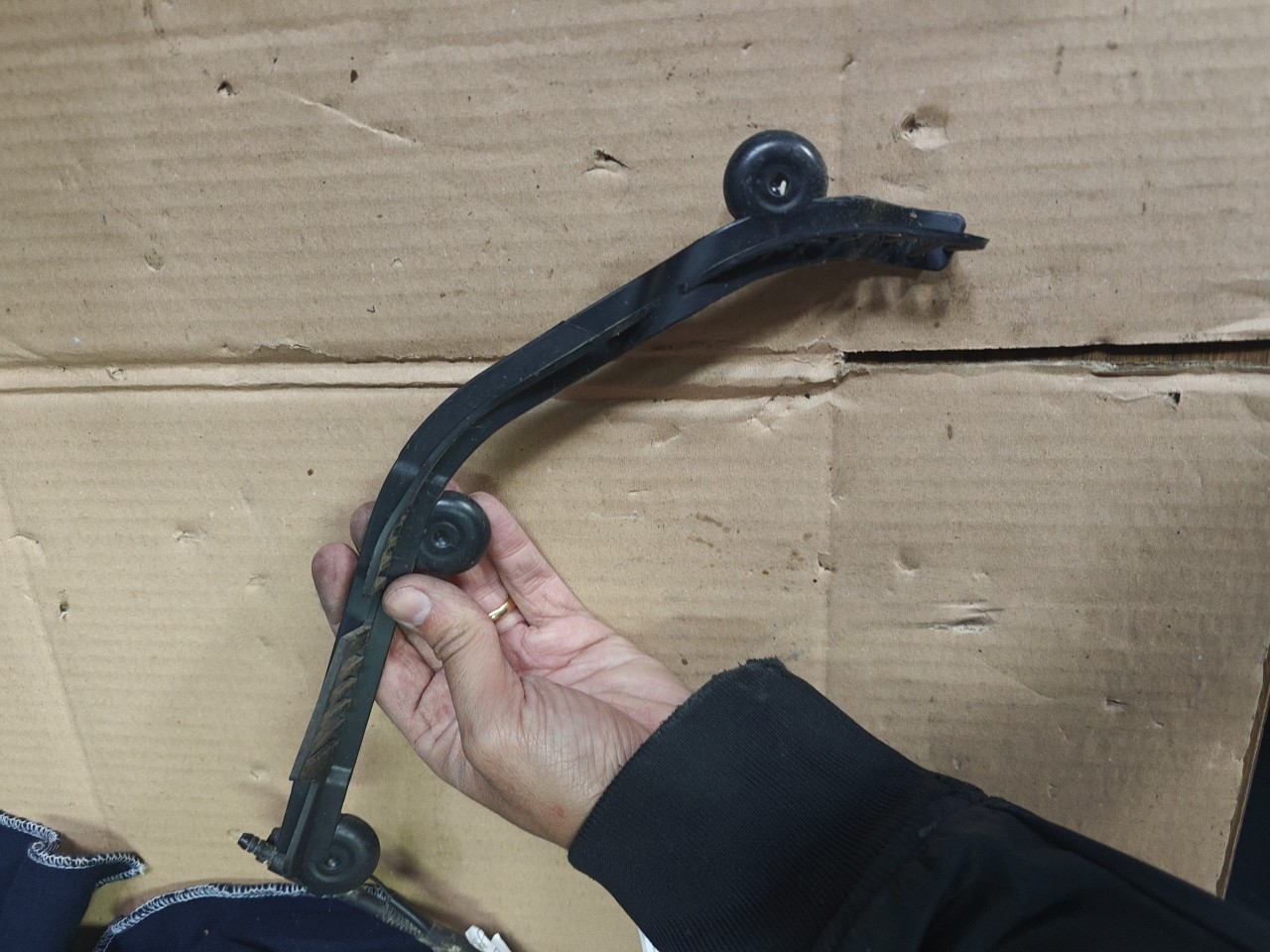 Blindagem / Resguardo de plastico cobertura pequen BMW 4 Gran Coupe (F36) | 14 -  Imagem-3 Blindagem / Resguardo de plastico cobertura pequen BMW 4 Gran Coupe (F36) | 14 -  Imagem-3