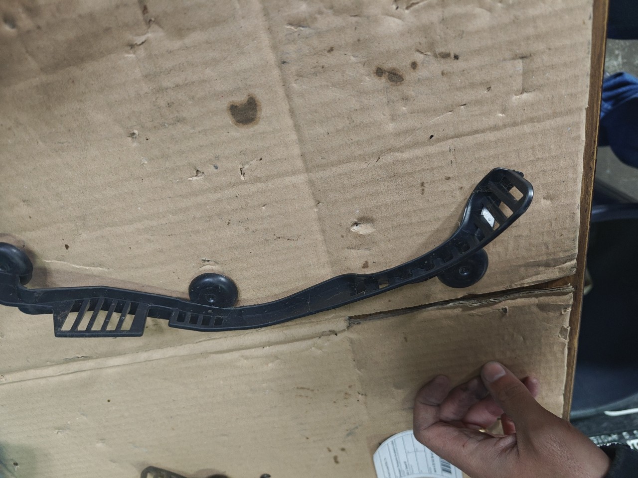 Blindagem / Resguardo de plastico cobertura pequen BMW 4 Gran Coupe (F36) | 14 -  Imagem-1 Blindagem / Resguardo de plastico cobertura pequen BMW 4 Gran Coupe (F36) | 14 -  Imagem-1