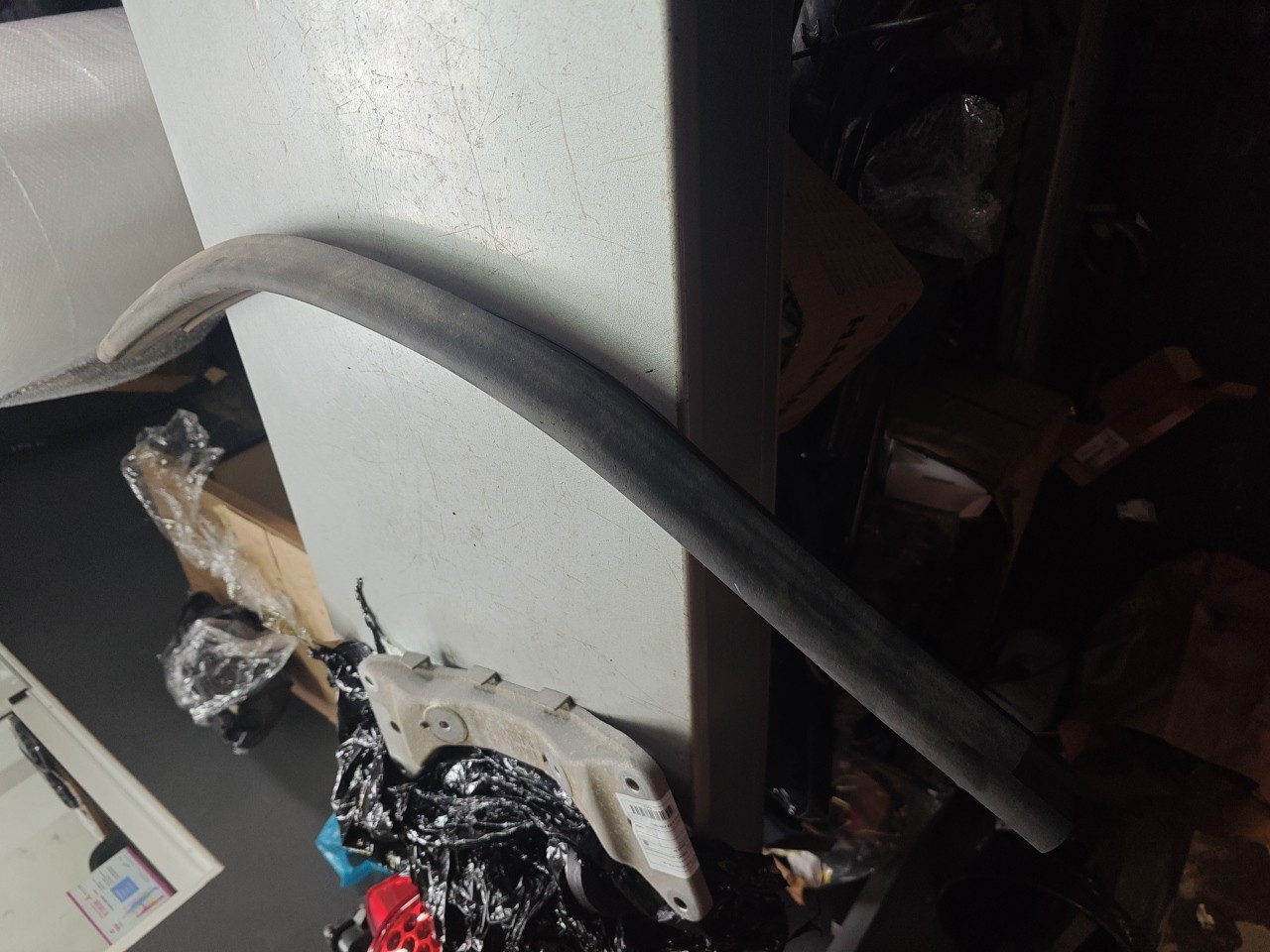 Borracha de Vedação do Capot BMW 4 Gran Coupe (F36) | 14 -  Imagem-1 Borracha de Vedação do Capot BMW 4 Gran Coupe (F36) | 14 -  Imagem-1