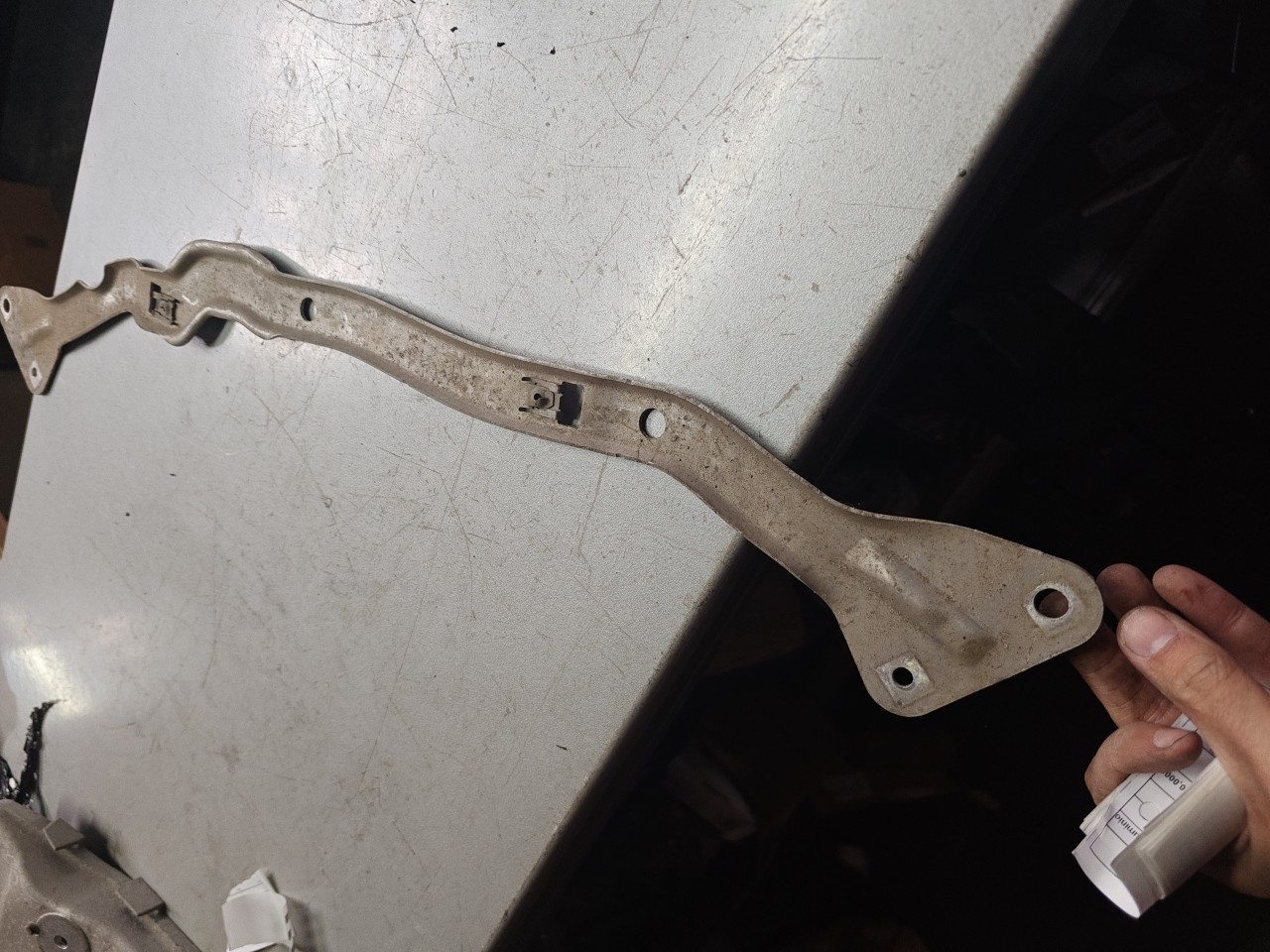 Suporte / Guia / Apoio de chapa aluminio BMW 4 Gran Coupe (F36) | 14 -  Imagem-2 Suporte / Guia / Apoio de chapa aluminio BMW 4 Gran Coupe (F36) | 14 -  Imagem-2