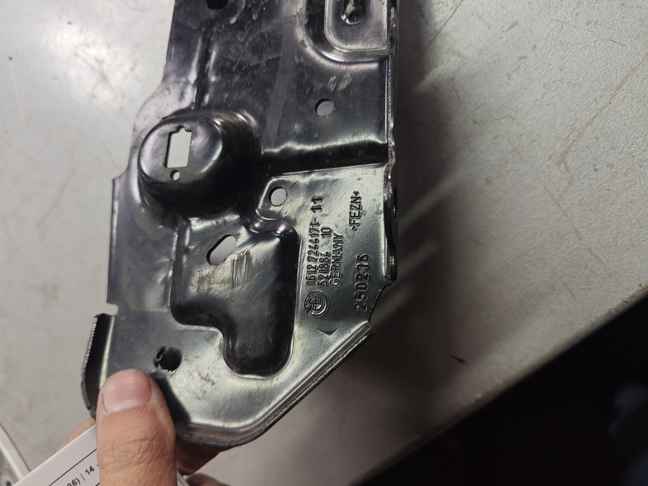 Suporte / Guia / Apoio de chapa aluminio BMW 4 Gran Coupe (F36) | 14 -  Imagem-1 Suporte / Guia / Apoio de chapa aluminio BMW 4 Gran Coupe (F36) | 14 -  Imagem-1