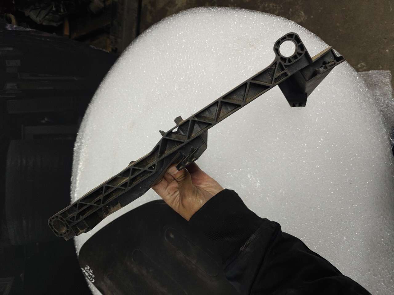 Suporte Do Farol Direito BMW X3 (E83) | 03 - 11 Imagem-3 Suporte Do Farol Direito BMW X3 (E83) | 03 - 11 Imagem-3