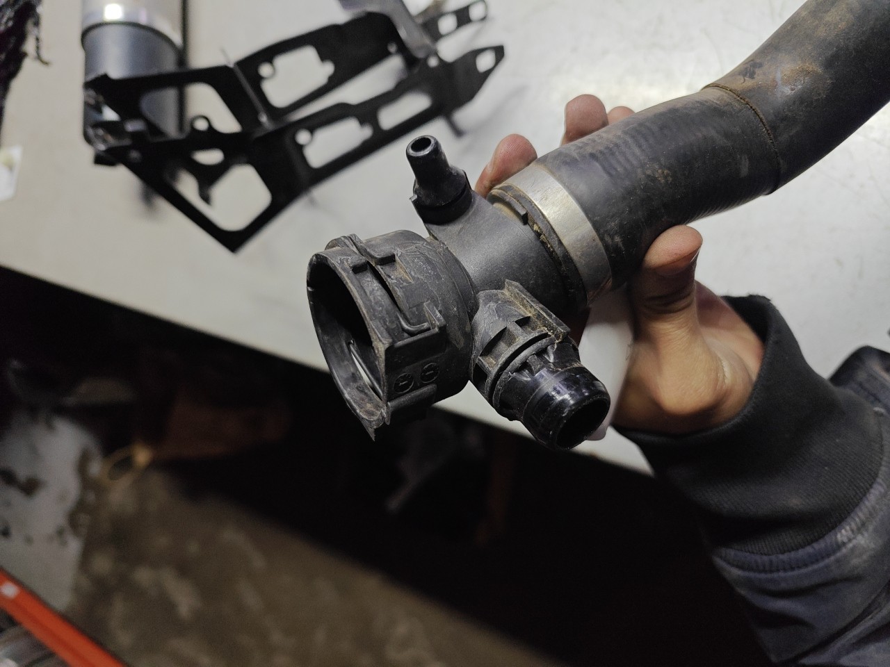 Tubo de Agua BMW 4 Gran Coupe (F36) | 14 -  Imagem-2 Tubo de Agua BMW 4 Gran Coupe (F36) | 14 -  Imagem-2