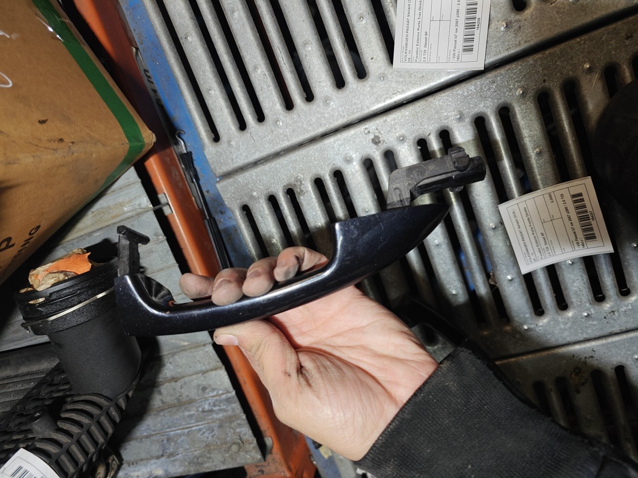 Puxador Exterior Porta Tras Direita VOLKSWAGEN PASSAT Variant (3C5) | 05 - 11 Imagem-1