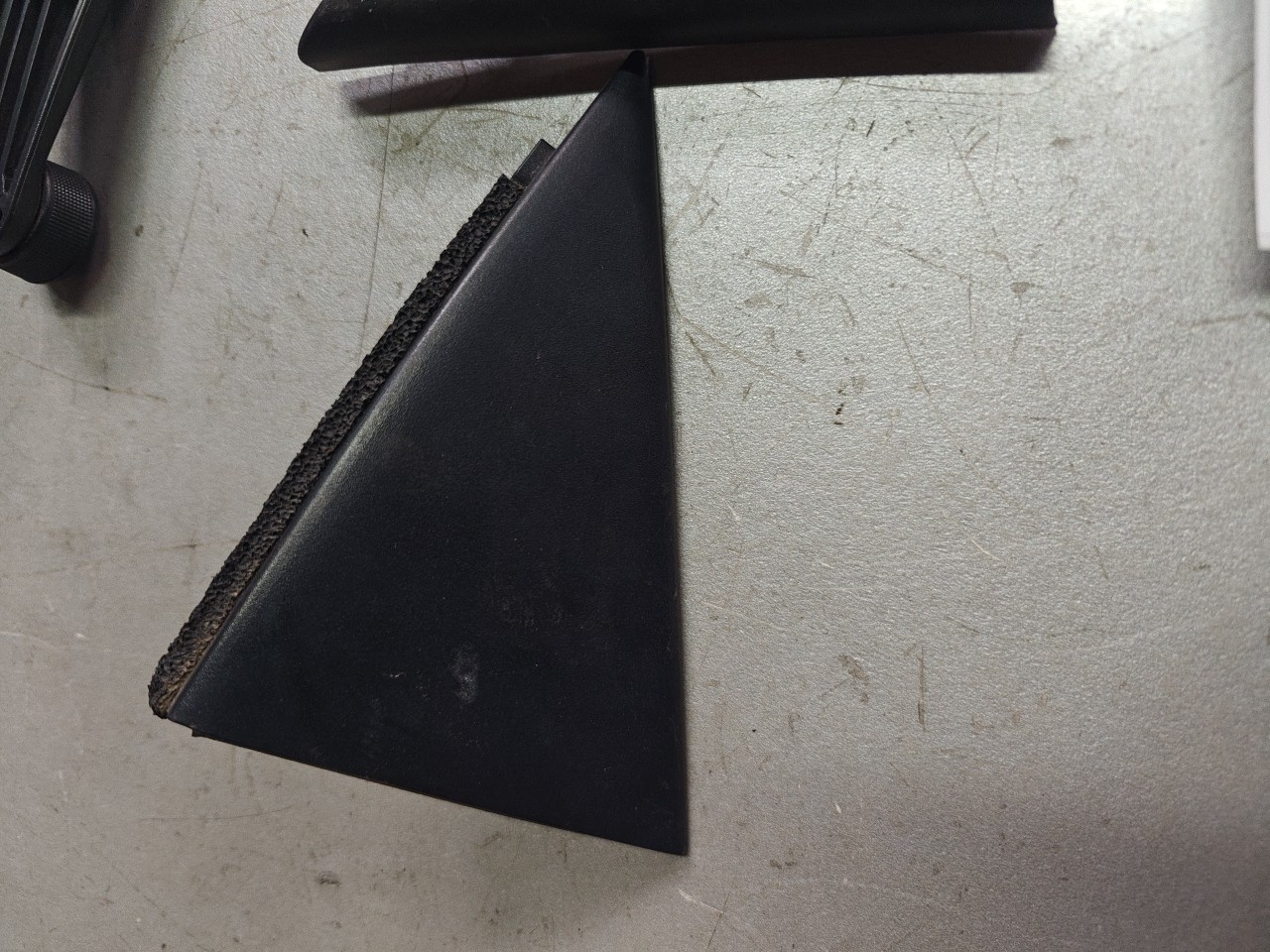 Plastico / Acabamento da Porta Tras Direita MAZDA 2 (DE_, DH_) | 07 - 15