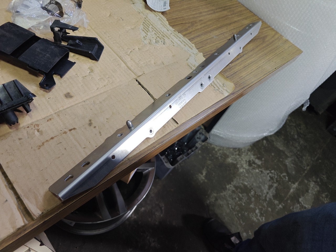 Barra de Chapa da Frente BMW iX i20