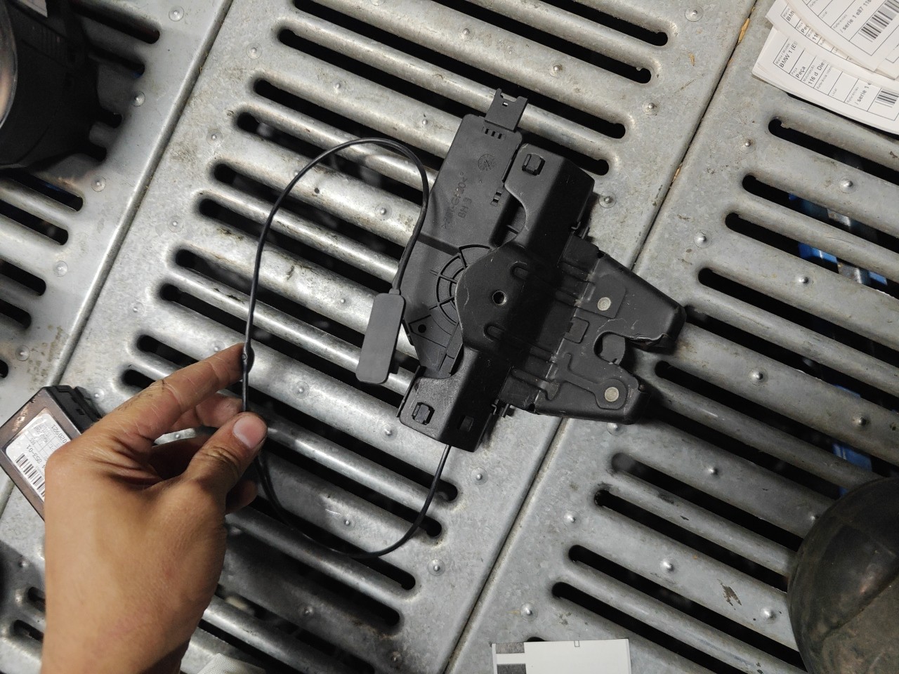 Fecho da Mala Fechadura BMW 1 (E87) | 03 - 13