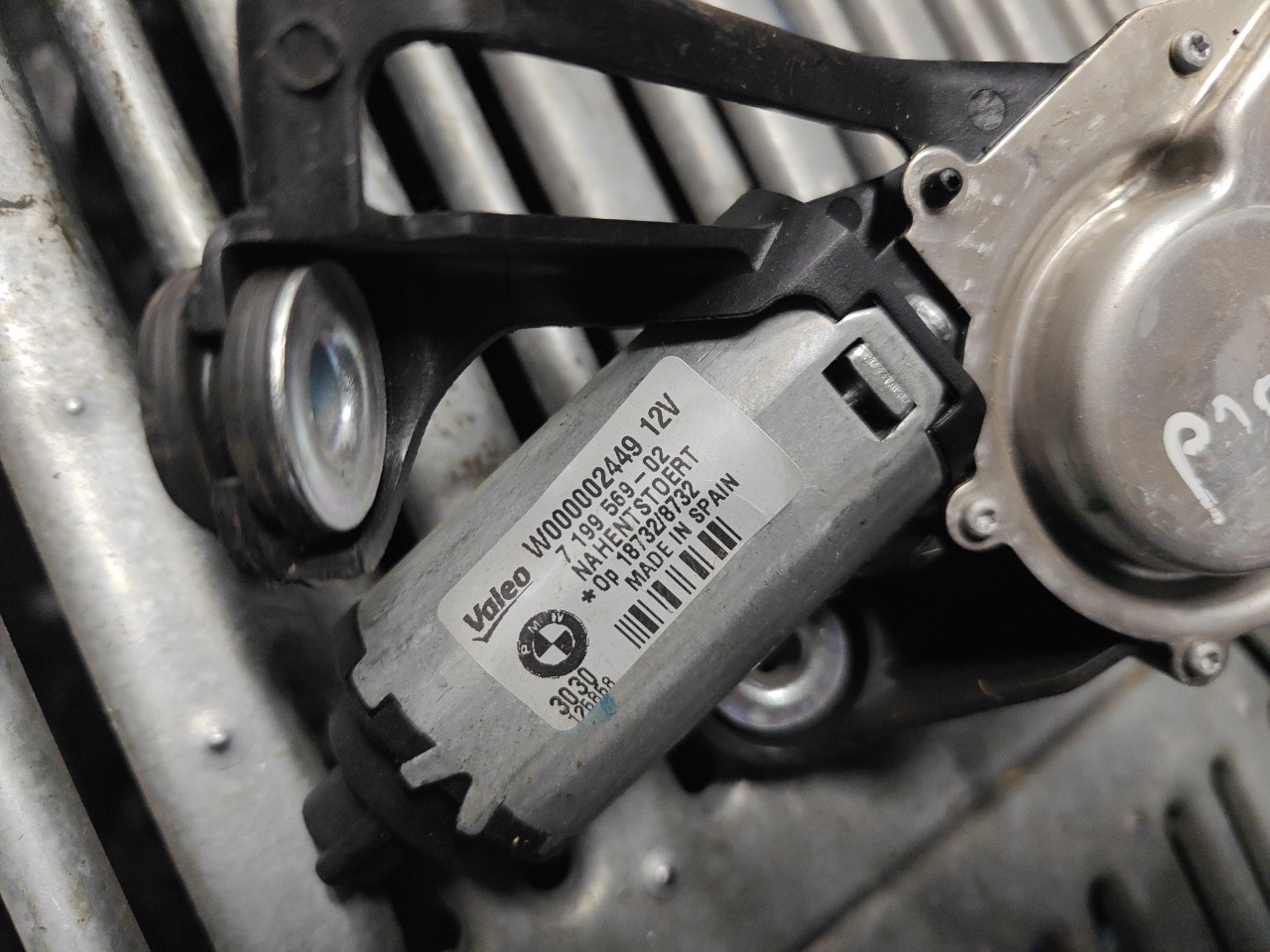 Motor de Escovas Tras BMW 1 (E87) | 03 - 13 Imagem-1 Motor de Escovas Tras BMW 1 (E87) | 03 - 13 Imagem-1