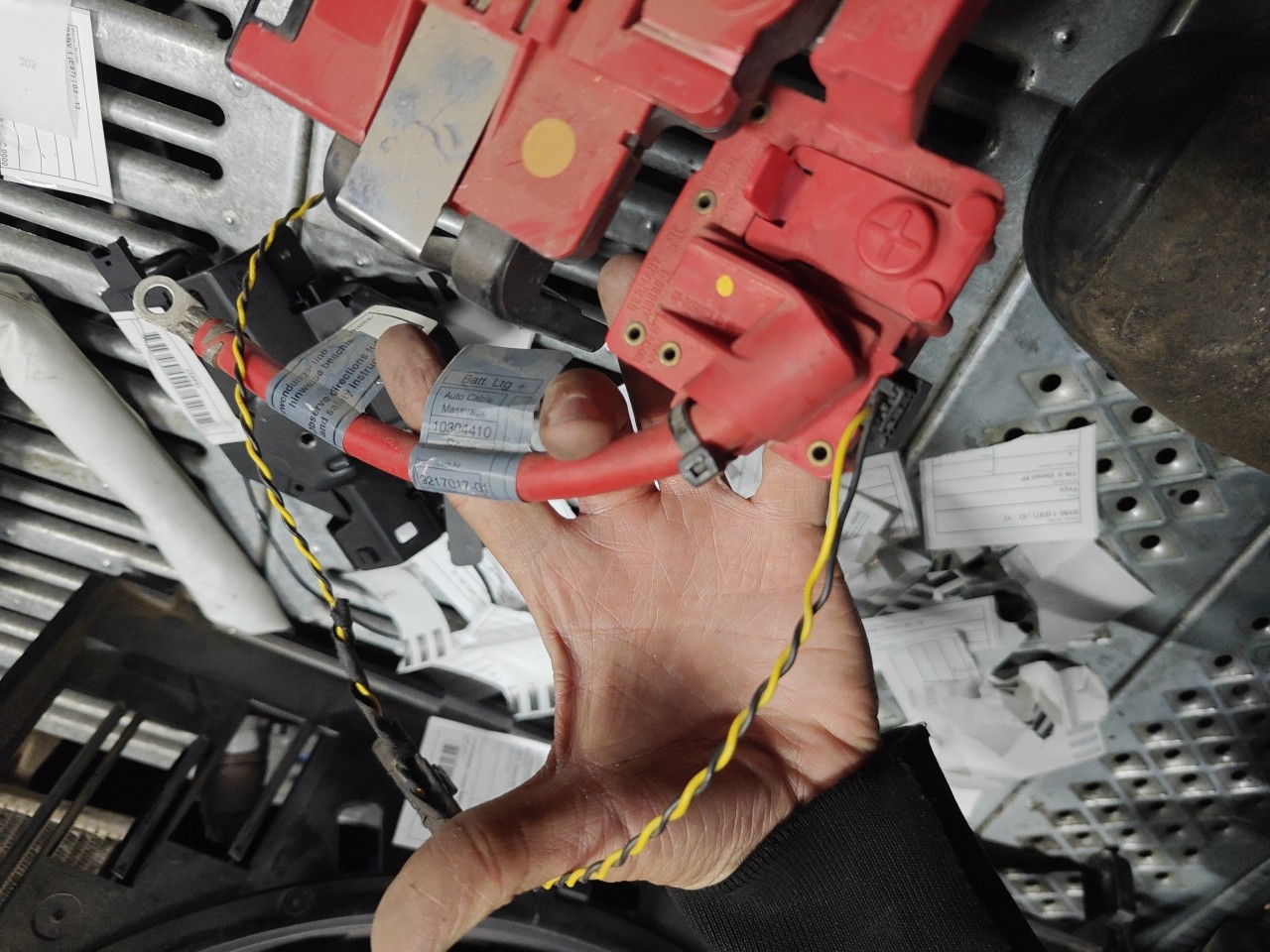 Cabo Positivo da Bateria BMW 1 (E87) | 03 - 13