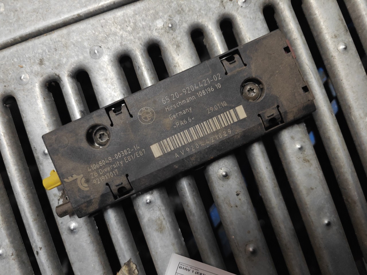 Modulo Amplificador da Antena BMW 1 (E87) | 03 - 13
