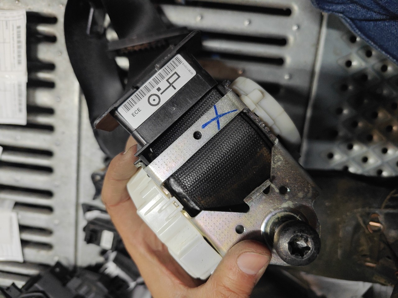 Cinto Segurança Frente Esquerdo BMW 1 (E87) | 03 - 13 Imagem-1 Cinto Segurança Frente Esquerdo BMW 1 (E87) | 03 - 13 Imagem-1