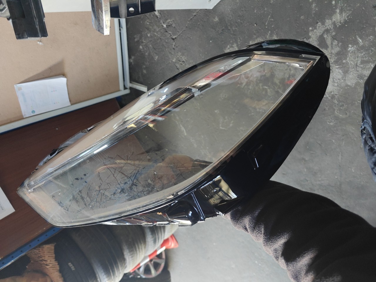 Vidro do Farol Frente Esquerdo BMW 1 (F40) | 19 - 