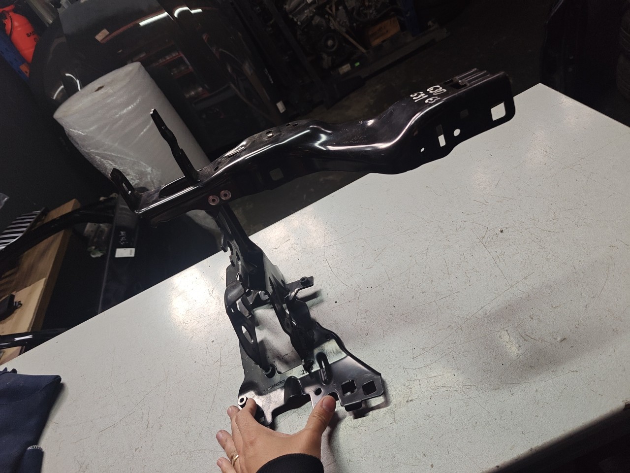 Suporte do Farol Esquerdo BMW 5 (G30, F90) | 16 - 
