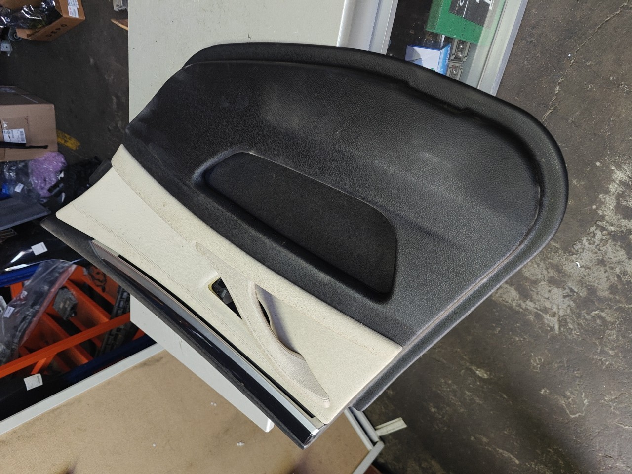 Farda / Quartela Porta Tras Direita BMW 5 Touring (F11) | 09 - 17