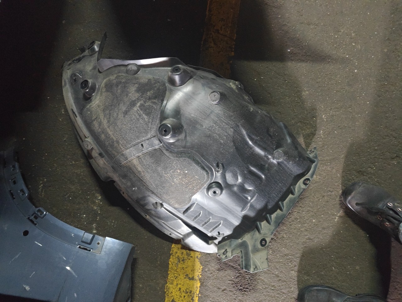 Parte de Trás da Cava de Roda Frente Esquerda BMW 5 G60