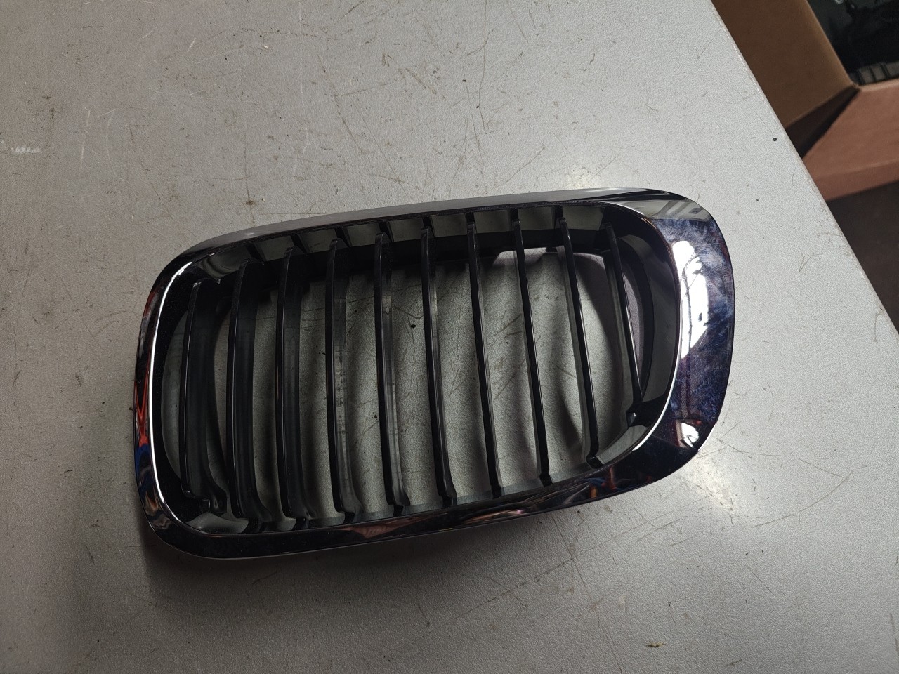 Grelha Superior Esquerda do Parachoques Frente BMW 3 (E46) | 97 - 05