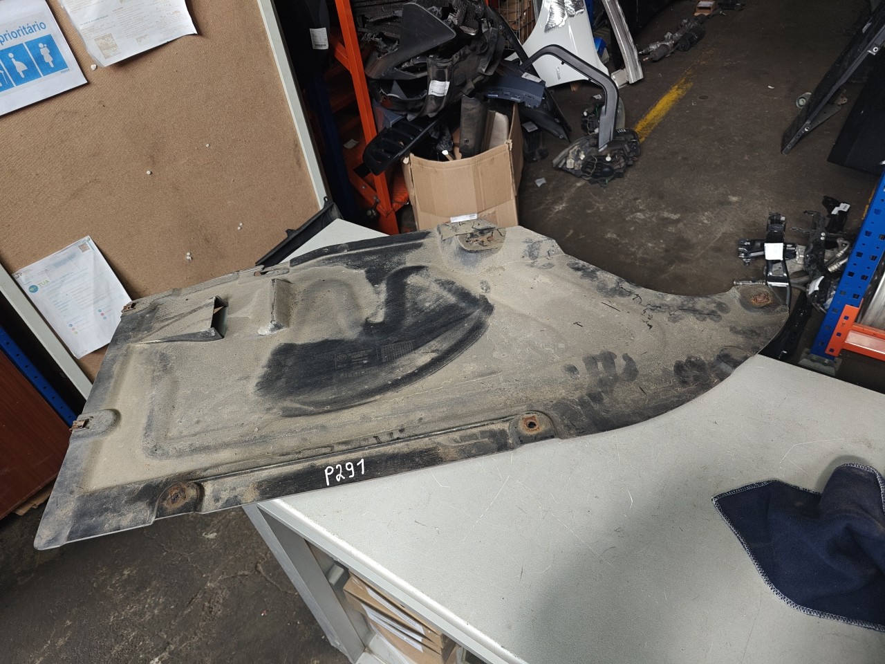 Blindagem / Isolamento da Caixa de Velocidades BMW 1 (E87) | 03 - 13