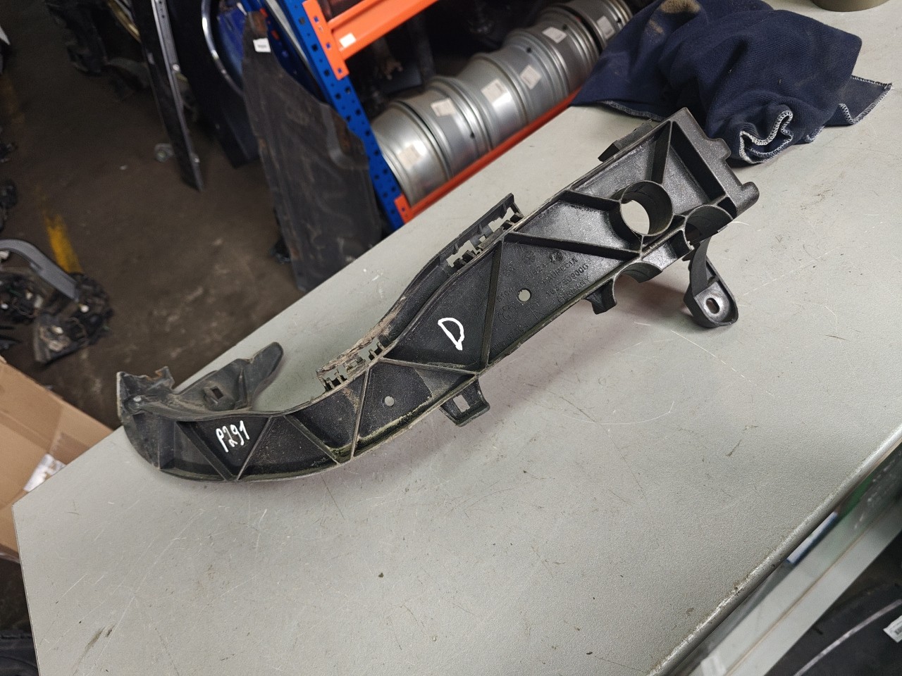 Suporte Do Farol Direito BMW 1 (E87) | 03 - 13