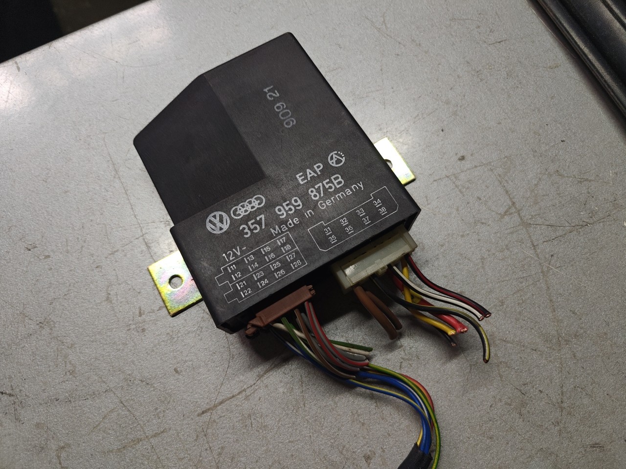 Modulo Eletrico VOLKSWAGEN PASSAT (3A2, 35I) | 88 - 97