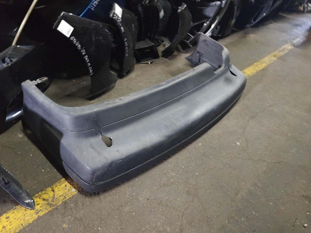 Parachoques Trás / Para Choques traseiro nu VOLKSWAGEN PASSAT (3A2, 35I) | 88 - 97