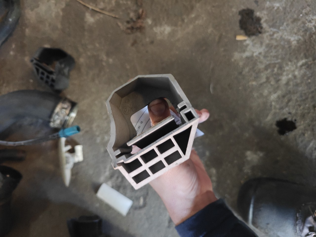 Taco / Suporte pequeno dos radiadores Direito BMW 1 (E87) | 03 - 13