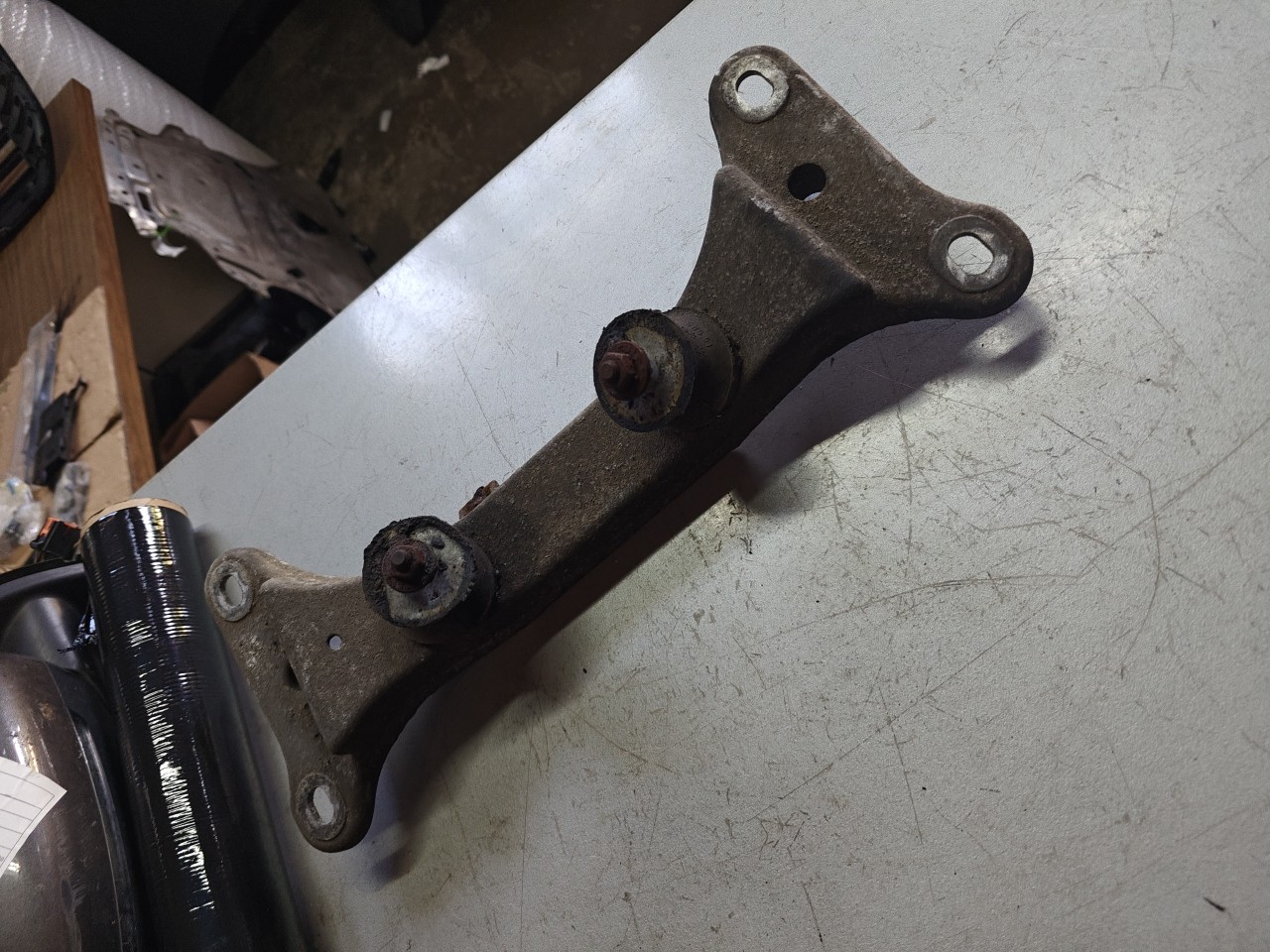 Apoio / Suporte da Caixa de Velocidades BMW 1 (E87) | 03 - 13