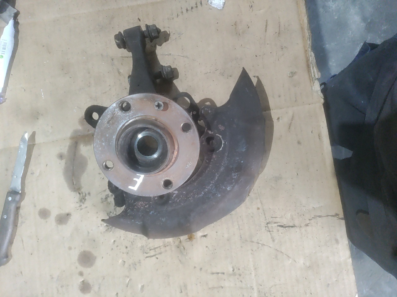 Manga de Eixo Frente Esquerda VOLKSWAGEN PASSAT (3A2, 35I) | 88 - 97