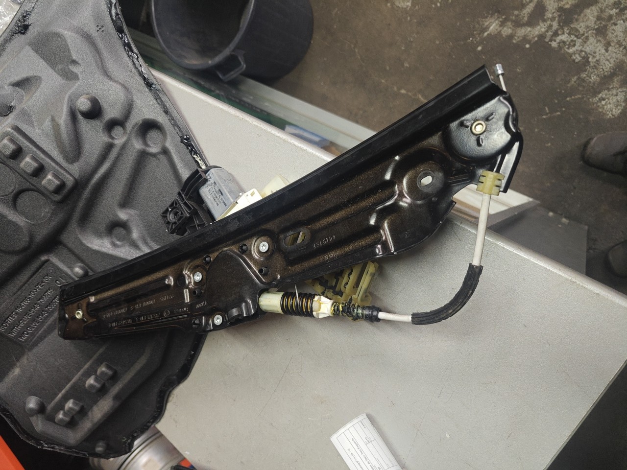 Elevador de Vidro Tras Esquerdo BMW 5 Touring (F11) | 09 - 17