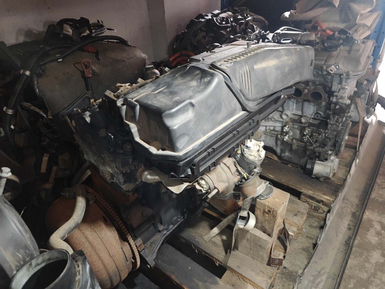 Motor com acessorios BMW 5 (E60) | 01 - 10 Imagem-1 Motor com acessorios BMW 5 (E60) | 01 - 10 Imagem-1