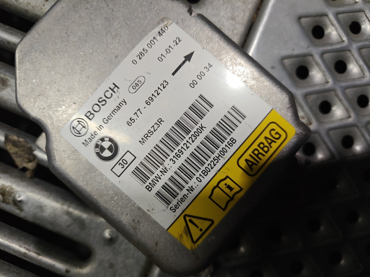 Centralina de Airbags BMW 3 (E46) | 97 - 05 Imagem-1 Centralina de Airbags BMW 3 (E46) | 97 - 05 Imagem-1