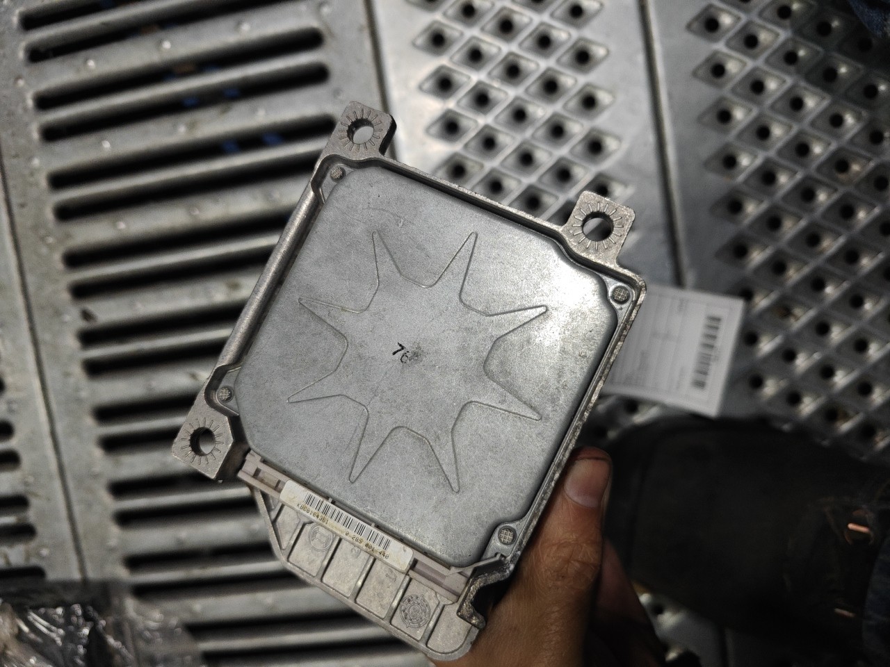 Centralina de Airbags BMW 3 (E46) | 97 - 05 Imagem-3 Centralina de Airbags BMW 3 (E46) | 97 - 05 Imagem-3