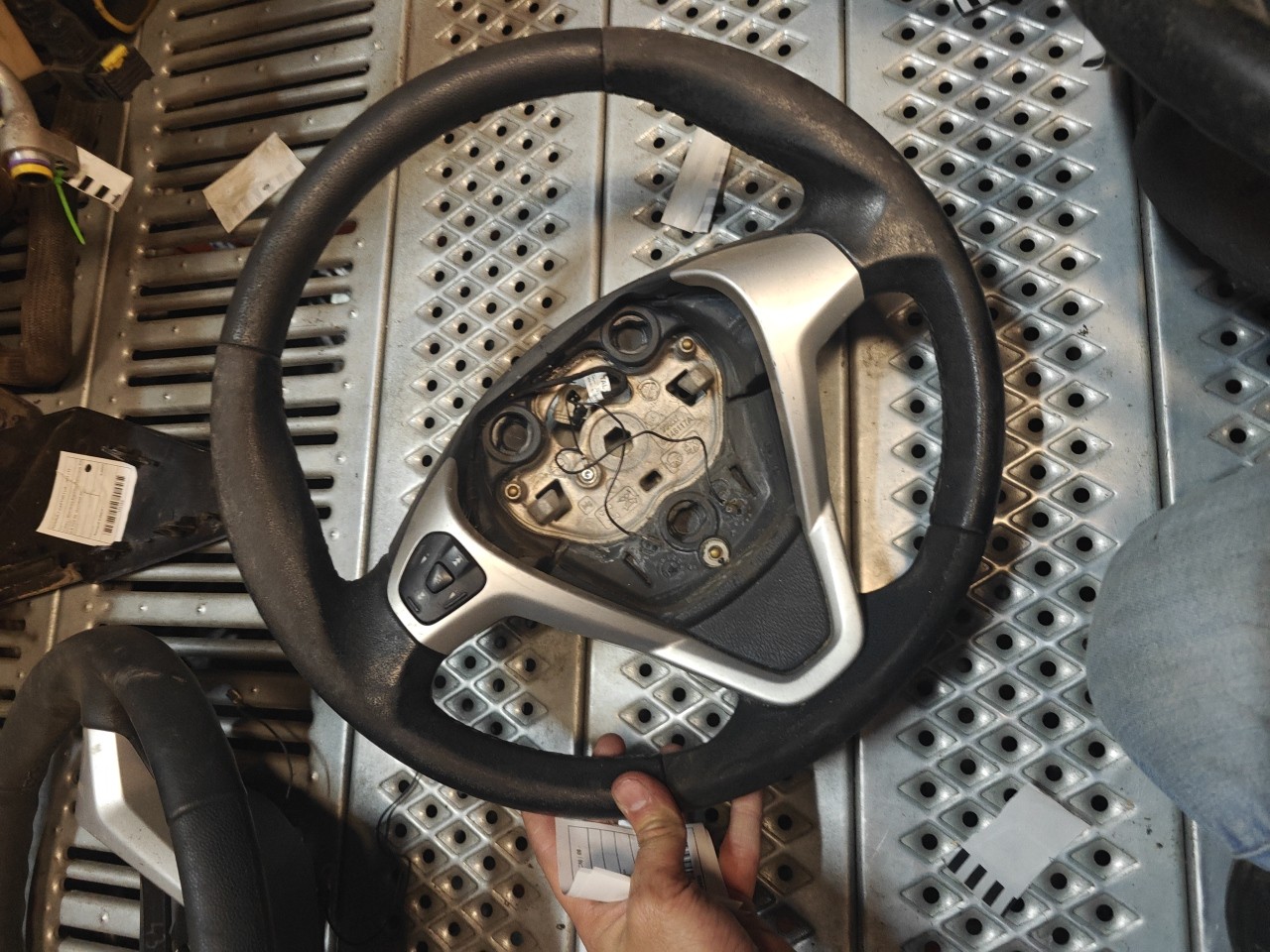 Volante / Guiador FORD FIESTA VI (CB1, CCN) | 08 - 