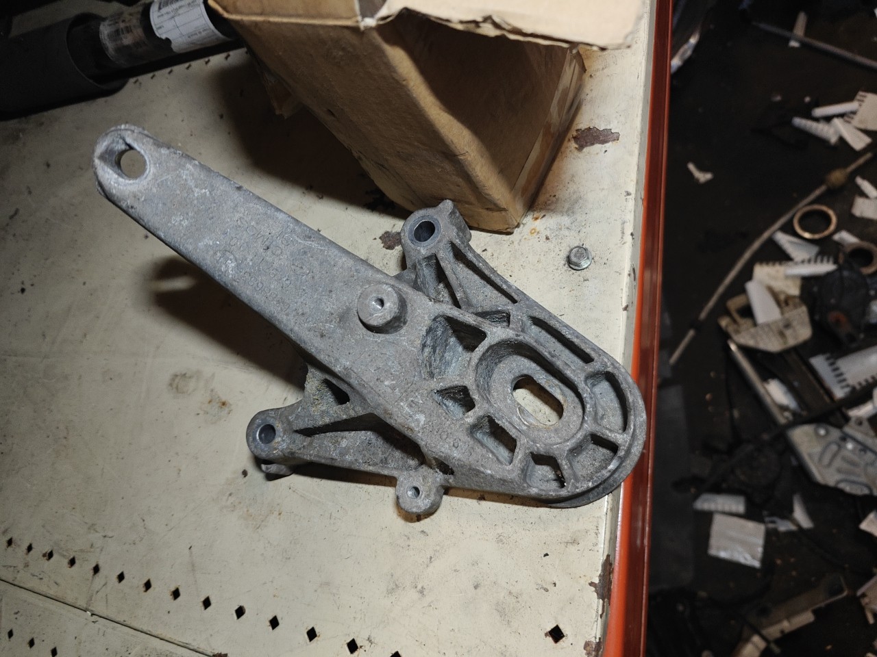 Apoio / Suporte da Caixa de Velocidades MINI MINI (R56) | 05 - 14