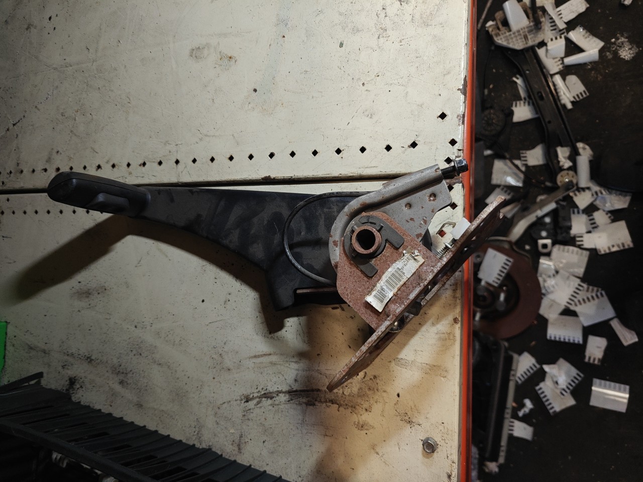 Travão de Mão MINI MINI (R56) | 05 - 14