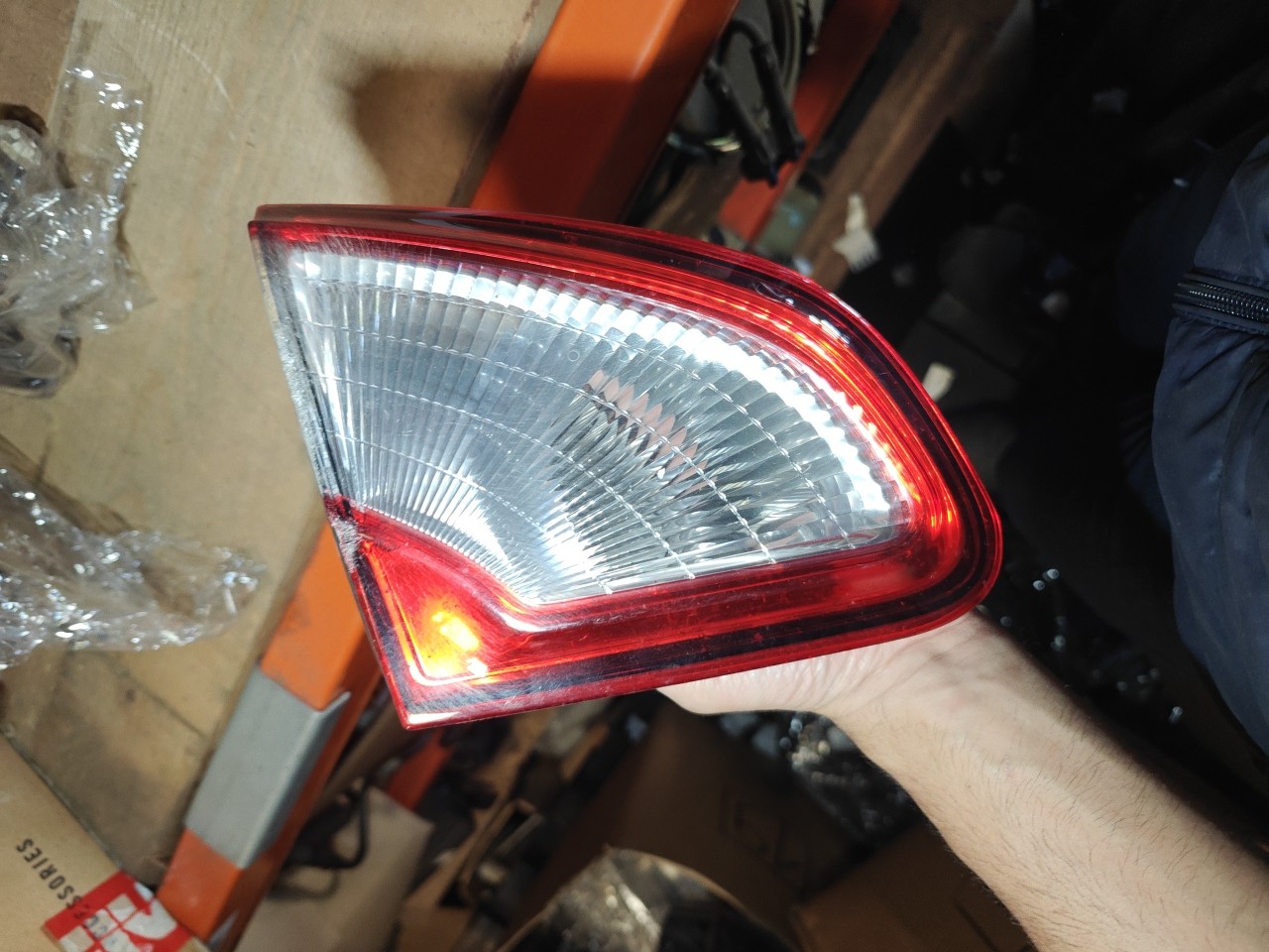 Farolim Esquerdo da Mala NISSAN QASHQAI / QASHQAI +2 I (J10, NJ10, JJ10E) | 06 - 14