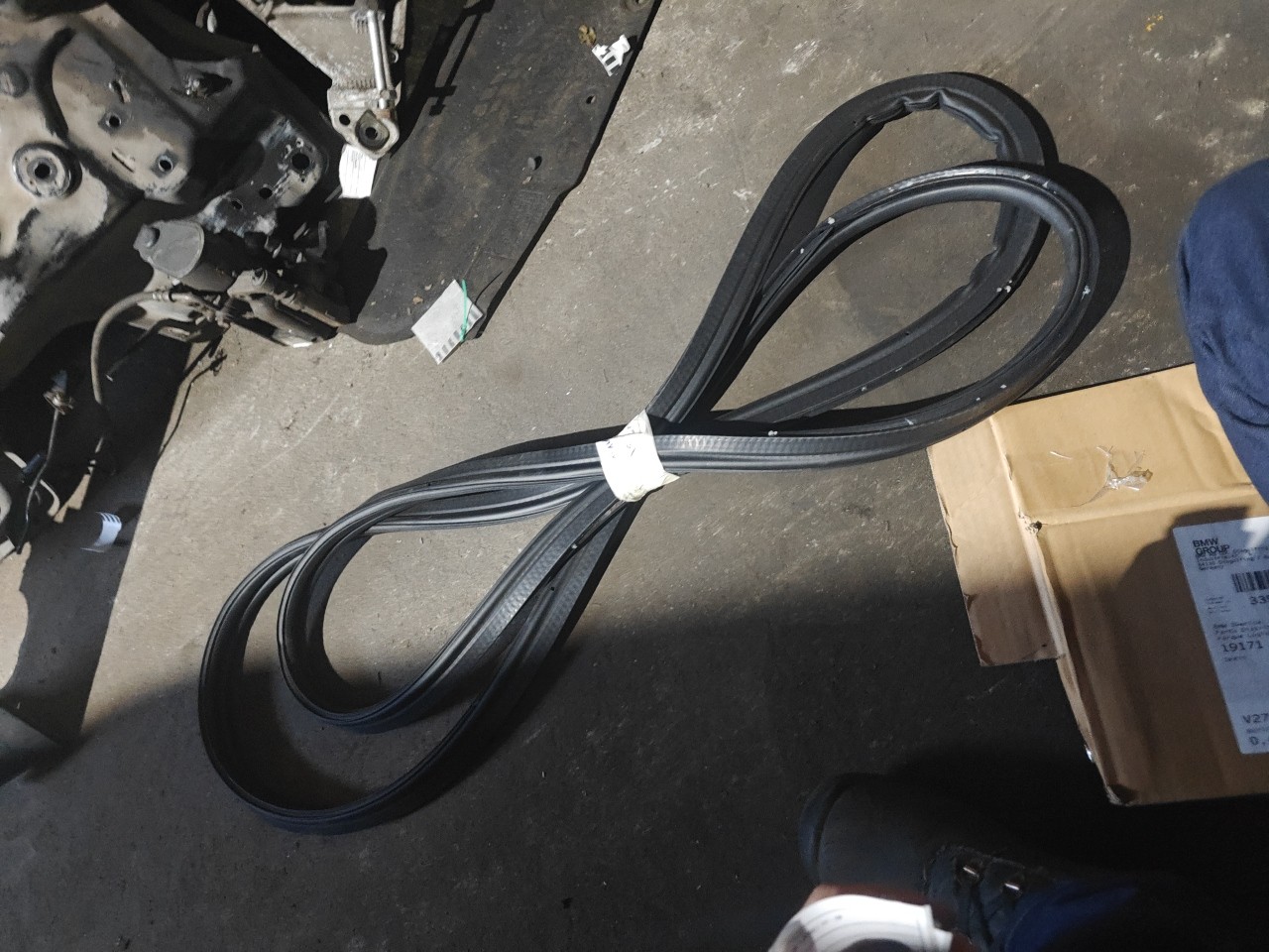 Borracha da Carroçaria da Mala BMW X5 (G05, F95) | 18 - 