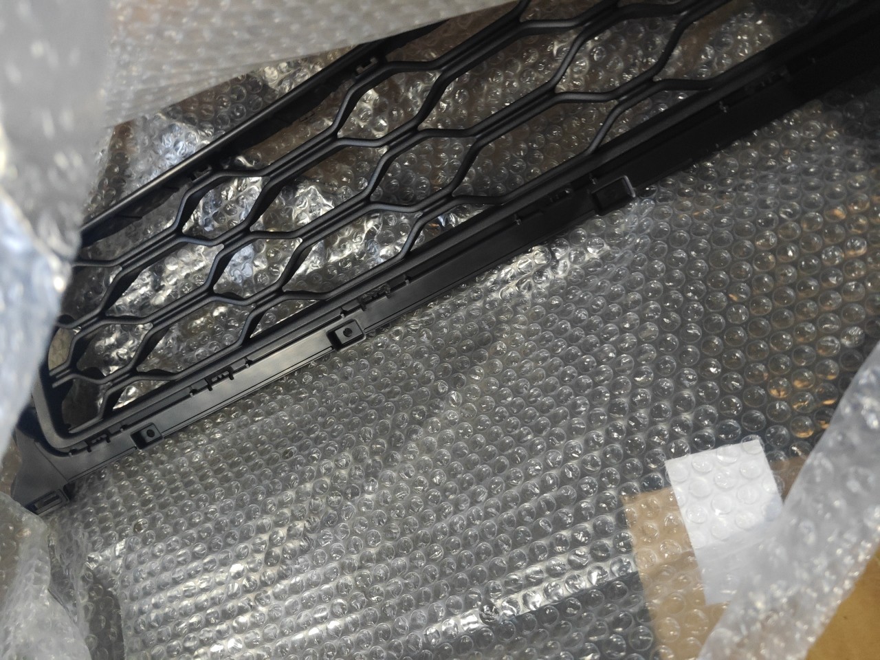 Grelha Inferior Central do Parachoques Frente MINI MINI COUNTRYMAN (F60) | 16 - 