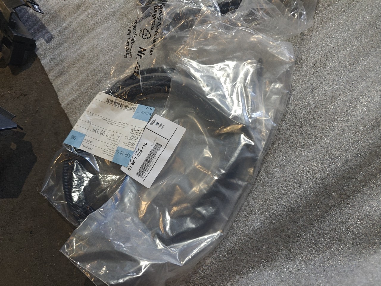 Tubo dos mijas do capot BMW 1 (F20) | 11 - 19