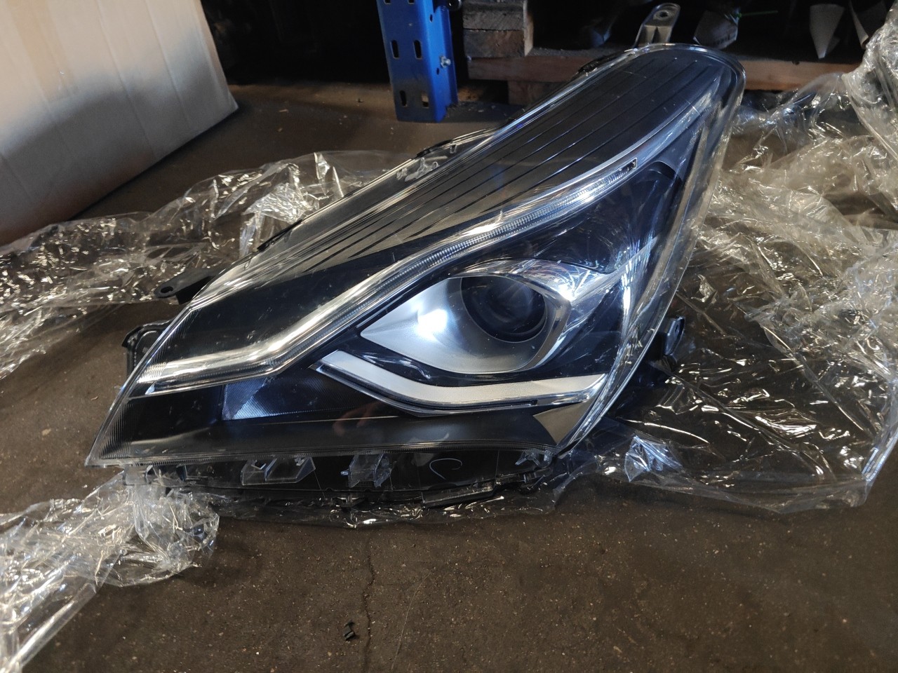 Farol Frente Esquerdo / Otica Esquerda TOYOTA YARIS (_P15_) | 13 - 